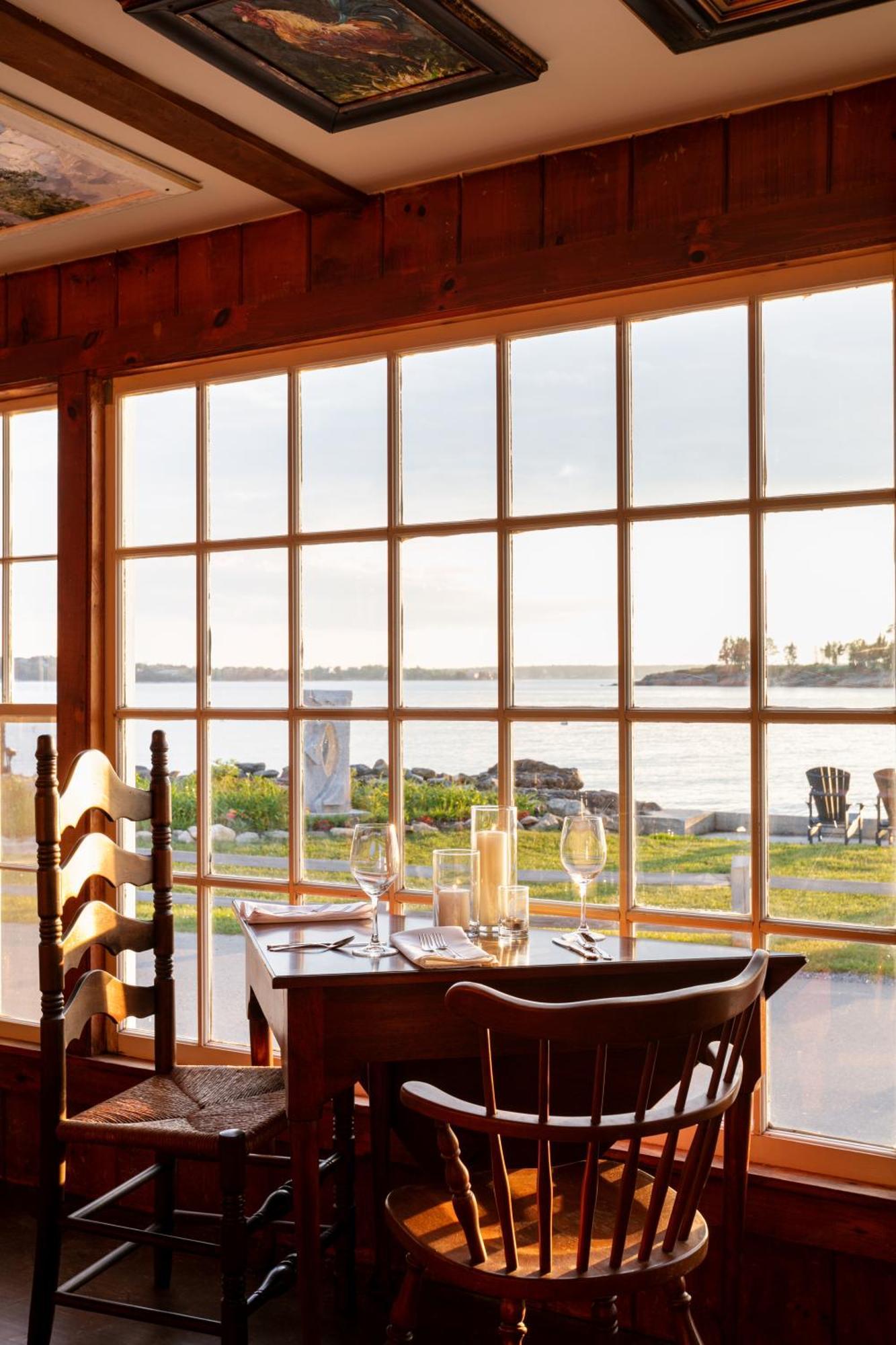 Bluebird Ocean Point Inn Exterior photo